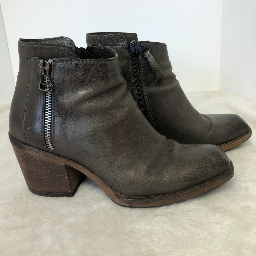 MJUS Greyish Brown Distressed Leather Zip Up Heeled Booties Size 37 (6.5 - 7)